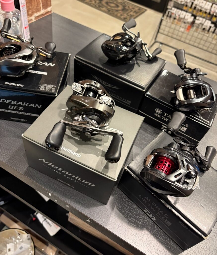 🎣【買取実績】群馬県のお客様からトラウトルアーバスリールを宅配買取させて頂きました！